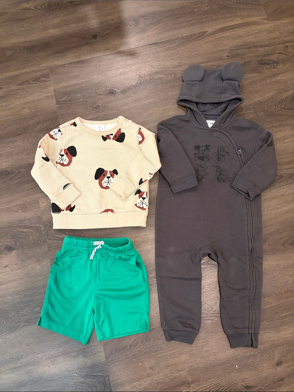 *Like New*GAP Hooded Jumpsuit,Sweatshirt&Shorts(2Y)